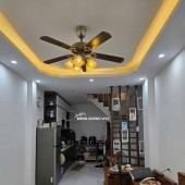 Bán nhà tại Di Trạch- Hoài Đức vị trí siêu đẹp, 30m 5 tầng 4.8 tỷ .