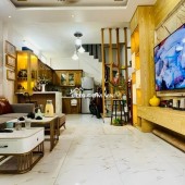 CC BÁN GẤP nhà 5 tầng, 32m², 3PN, Phú Lãm, Hà Đông, lô góc vĩnh viễn, ba gác phi vù vù - 4.x tỷ