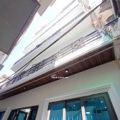 Căn nhà 6 phòng ngủ, mặt tiền siêu rộng, gần phố 30m - Mỗi phòng đều có ban công, thiết kế nở hậu.