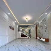 CHỦ NGỘP CẦN BÁN GẤP Căn Nhà Mái Thái 5x18m mới hoàn thiện đẹp lung linh trong KDC hạ tầng bài bản