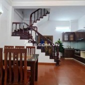 Bán nhà phố Linh Lang Ba Đình  dt 32m, 5 tầng, mặt tiền 5,1m giá 10,8 tỷ ( thương lượng ) nhà đẹp ở ngay
