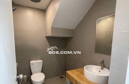 BÁN NHÀ TRẦN VĂN QUANG, TRỆT 1 LẦU 2PN 2WC Gía chỉ 5.X TỶ ( KH thiện chí X như không có)