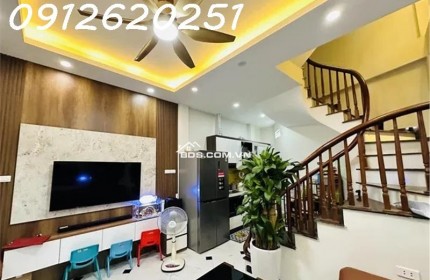 VIP Nhà mới phố Chùa Quỳnh P. Quỳnh Lôi Q. Hai Bà Trưng 32m2 5 tầng giá 5.75 tỷ