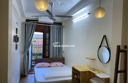 ĐANG KINH DOANH HOMESTAY - 4 Tầng MẶT NGÕ Nhà Chung 25/45m chỉ 8.5 tỷ - SÂN CHUNG RỘNG, SỔ ĐẸP