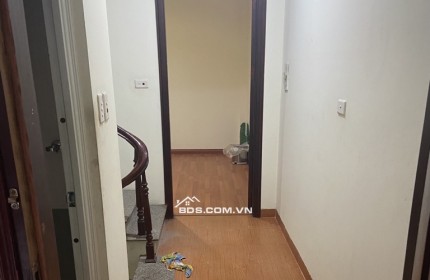 Bán nhà Lạc Long Quân sát Phố 39.5m2 5 tầng 6,75 tỷ 3 bước Hồ Tây lộng gió