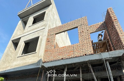 NHÀ MỚI CHÍNH CHỦ ,SÀI SƠN QUỐC OAI .SÀN 43m2 -4 TẦNG ÔTÔ VÀO NHÀ -3tỶ8 BAO PHÍ.