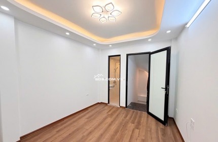 Bán nhà 30m² 4 tầng, ngõ 8/3, Hai Bà Trưng, 4.7 tỷ, sổ đỏ
Bán nhà 2PN, 3WC, 30m², ngõ 8/3, Hai Bà Trưng, 4.7 tỷ
Nhà 30m², 4 tầng, Hai Bà Trưng, ngõ