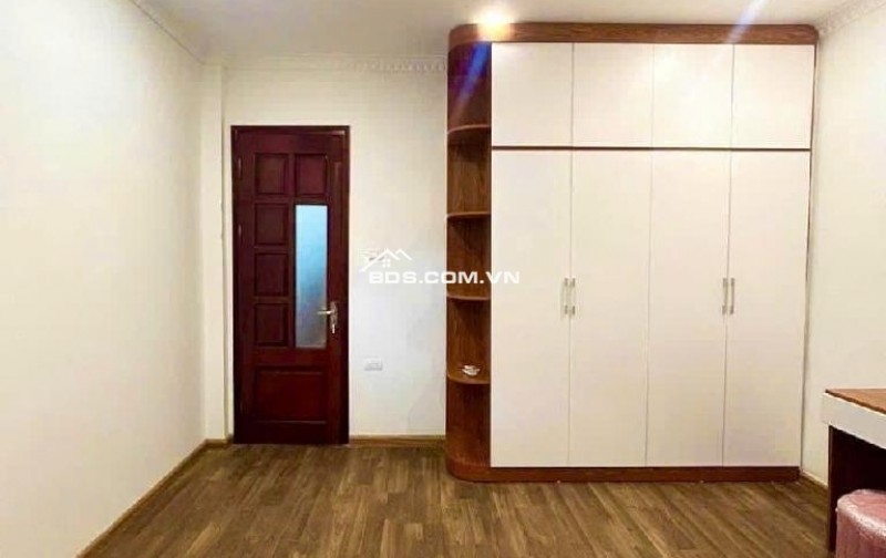 Bán nhà đẹp phố Ngọc Lâm, Long Biên, 38m2, 5 tầng, 5 tỷ 1