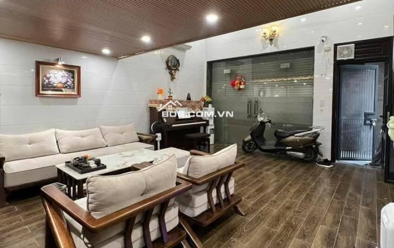 Nhà Đẹp Phố VIP Hoàng Cầu, Đống Đa 39m, 4 tầng, mt  5m, giá 13.4 tỷ