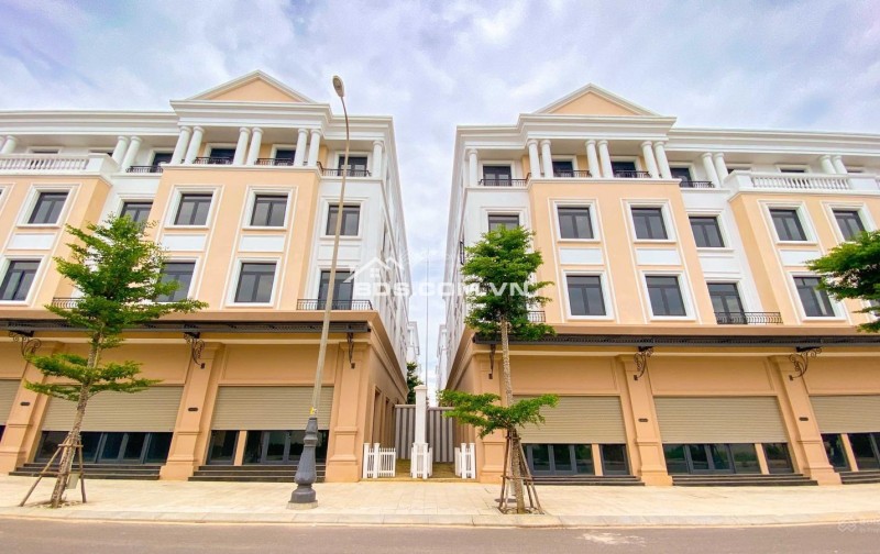 Bán lại căn shophouse mặt tiền đường Đại Cồ Việt Vincom Quảng Trị