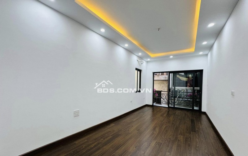 Bán nhà 38m², 5 tầng, 3PN, Hồng Tiến Kéo Dài, Long Biên, 5.5 tỷ, sổ đỏ