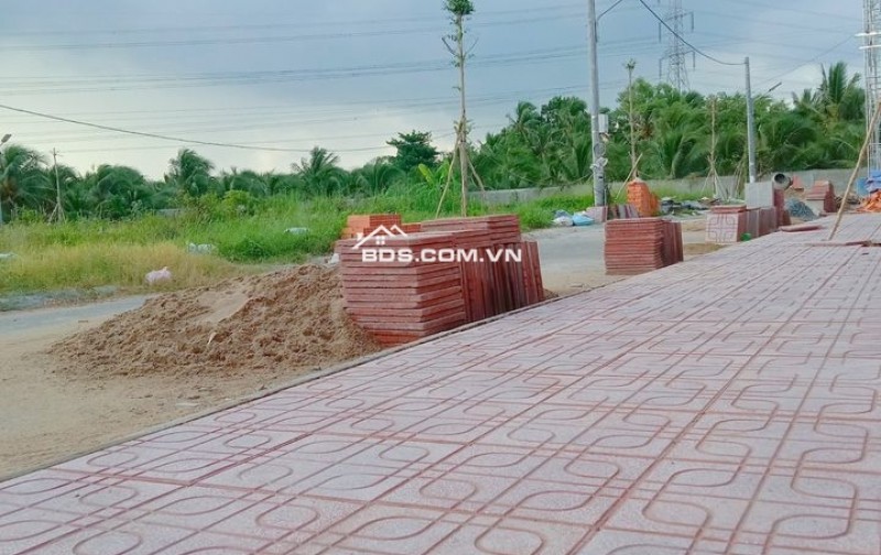 ĐẤT THỔ CƯ MẶT TIỀN QL1A,THỊ TRẤN TÂN HIỆP CHỈ 300 TRIỆU SỞ HỮU