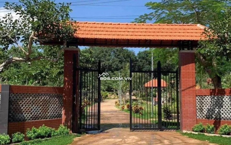 Cần tiền cho con đi XKLD bán nhà vườn 2300m2, 300 tr, có nhà cấp 4 và vườn cây trái.