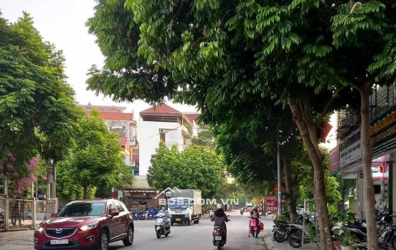 BÁN NHÀ MẶT PHỐ THANH AM-LONG BIÊN 9.95 TỶ 40m, 4 TẦNG DÂN XÂY, Ô TÔ TRÁNH, KINH DOANH ĐỈNH.