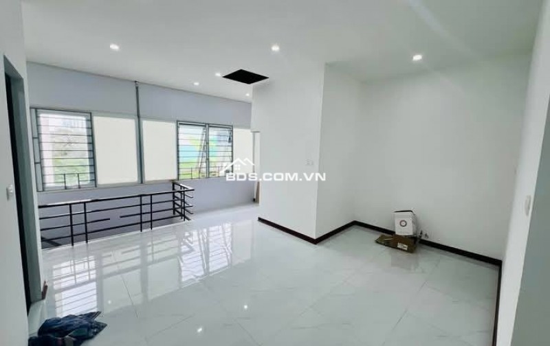 Nhà Đẹp Đón Tết, Gần Đường Ô Tô, Phố Mai Động 120m, giá 3.98 tỷ.