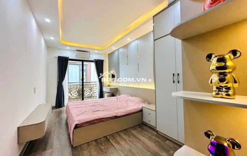 Nhà Đẹp Ô TÔ ĐỖ CỬA, Đón Tết Vĩnh Hưng 30m, 5 tầng, giá 6.9 tỷ.