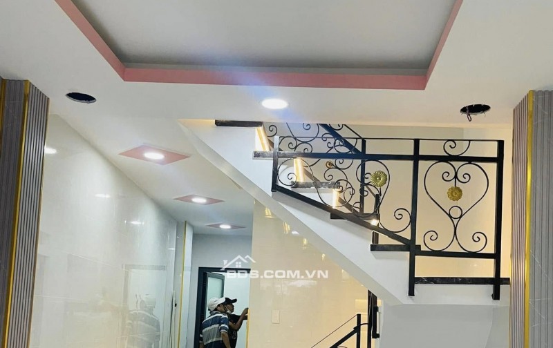 Quận 8 nhà đẹp ăn tết - nở hậu tài lộc - 30m2 giá nhỉnh 3tỷ - Ms. Dung