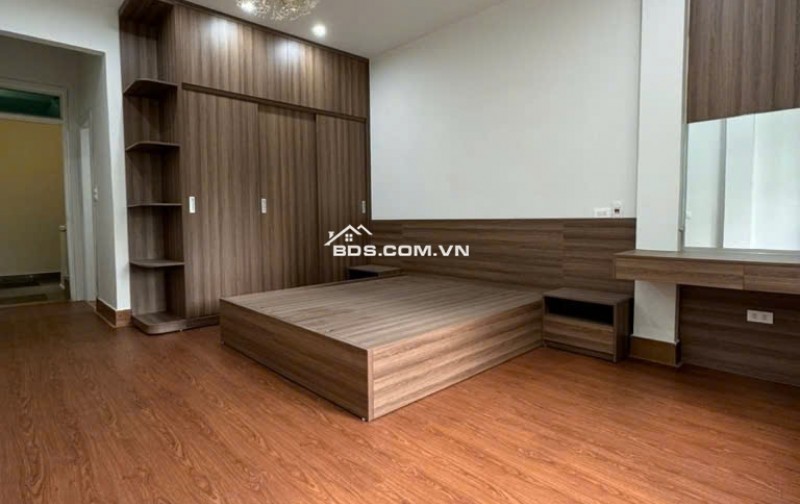 Bán nhà phố Dọc Bún 1, ô tô đỗ cửa, 5 tầng, 50m, 13.5 tỷ