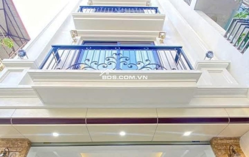 Ngay dưới chân ĐẠI HỌC Y HÀ NỘI, Nhà 6T, Sẵn nội thất, Ngõ 3 gác, DTSD 35m2, chỉ 7 tỷ