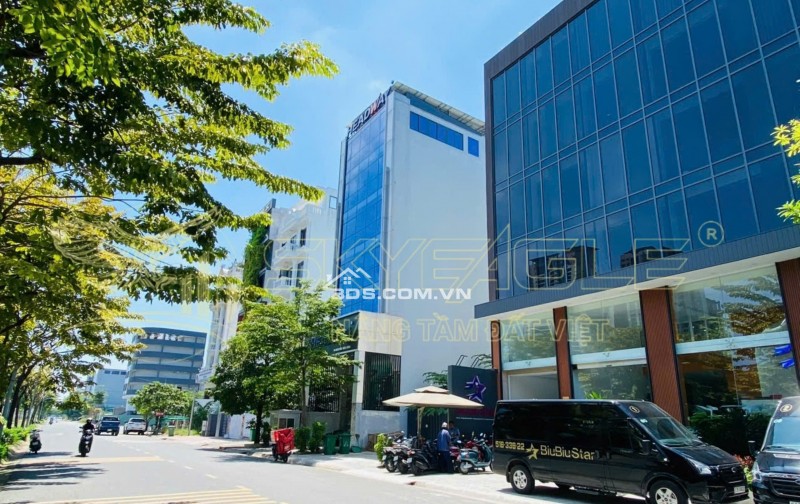 BÁN GẤP NHÀ PHỐ, DIỆN TÍCH 888.3m² GIÁ 70 TỶ - HOTLINE: 0984.388.599