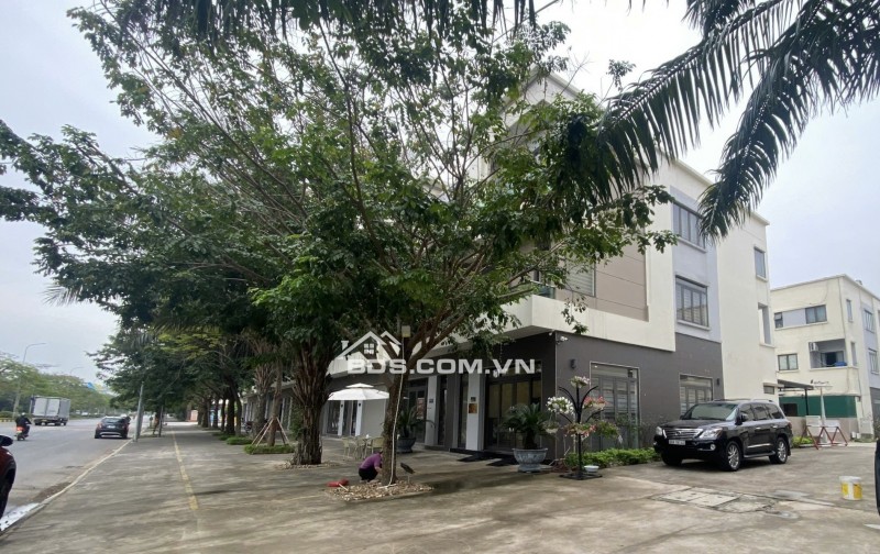 Chính chủ cần bán căn Shophouse Centa City vị trí đẹp nhất tại trục đường chính đại lộ Hữu Nghị VSIP Từ Sơn - Bắc Ninh - cho  thuê giá 30tr/ 01 tháng