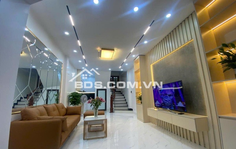 HIẾM! BÁN NHÀ HÀO NAM, KHU VIP PHÂN LÔ Ô TÔ TRÁNH - 6 TẦNG DT 40M2, MT 4.2M, GIÁ 10 TỶ