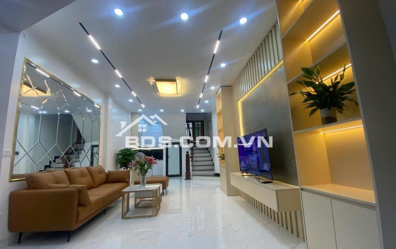 HIẾM! BÁN NHÀ HÀO NAM, KHU VIP PHÂN LÔ Ô TÔ TRÁNH - 6 TẦNG DT 40M2, MT 4.2M, GIÁ 10 TỶ