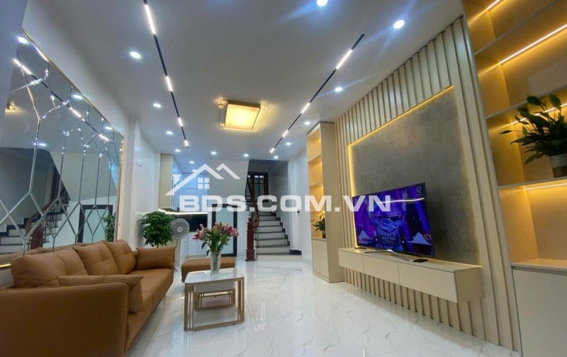 HIẾM! BÁN NHÀ HÀO NAM, KHU VIP PHÂN LÔ Ô TÔ TRÁNH - 6 TẦNG DT 40M2, MT 4.2M, GIÁ 10 TỶ