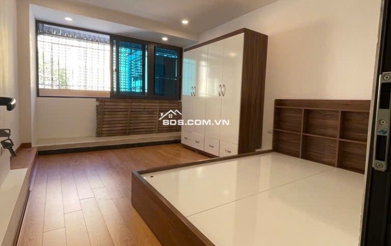 NHÀ TẬP THỂ NGUYỄN CHÍ THANH 60M² - GIÁ CHỈ 3,05 TỶ - VỊ TRÍ ĐẮC ĐỊA TRUNG TÂM ĐỐNG ĐA