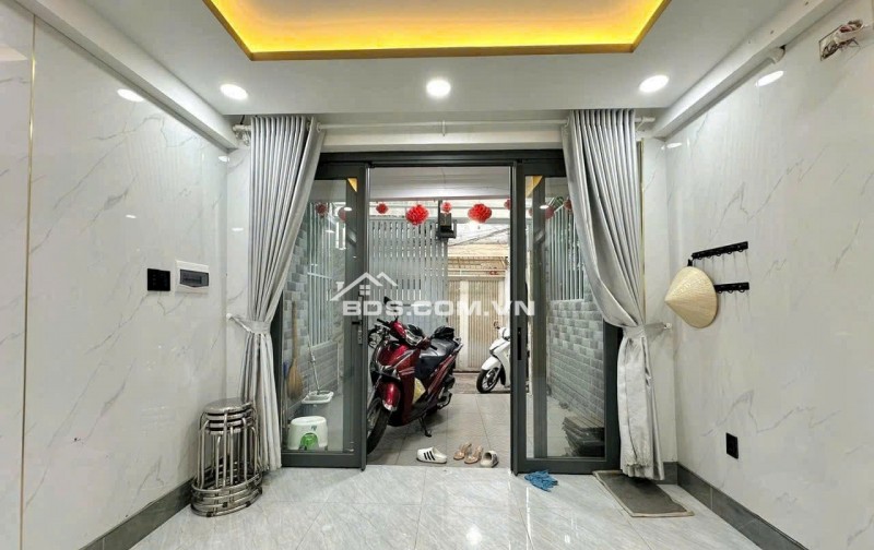 5.95 tỷ- bán nhà 3 tầng Lê Văn Duyệt-giáp Quận 1- DT 53m2( 3,5mx15m)- 5PN- nhà mới ở liền