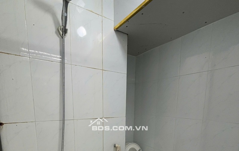 Chung cư mặt tiền Trần Hưng Đạo P14 Q5 lầu 1 chỉ 1tỷ450 - Diện tích: 28,36m2