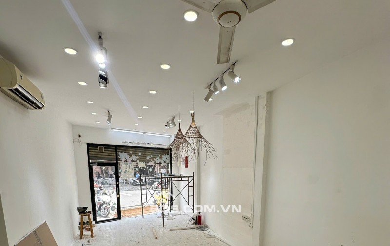 Bán shophouse 110m2 mặt tiền Lê Văn Sĩ kinh doanh sầm uất