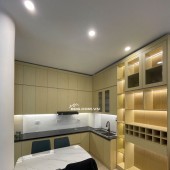 Bán nhà đẹp phố Nguyễn Văn Cừ - Long Biên, chính chủ, giá cực tốt!