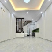 Bán nhà phố Gia Thụy - Long Biên, nhà đẹp, vị trí đắc địa, chính chủ!