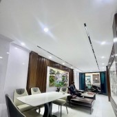 Bán nhà phố Hoàng Như Tiếp - Long Biên, nhà đẹp, giá cực hấp dẫn!