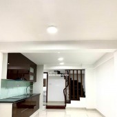Bán nhà phố Nguyễn Văn Cừ, Long Biên, 40m2, 5 tầng, giá chỉ 5 tỷ