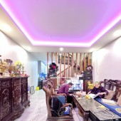 Bán nhà đẹp phố Nguyễn Văn Cừ, Long Biên, đủ nội thất, vào ở luôn