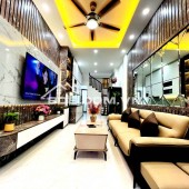 Nhà Mới Đón Tết- Hàng Xóm Royal City - Chỉ 6.8 Tỷ - Lô Góc -Ful Nội Thất -Gần Phố -35m*4T.