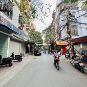 Bán Nhà NGUYỄN CHÍ THANH - Gần Phố - Gần Ô tô -Thông các ngả - Kv Cực vip ít nhà bán - Tiện ích xung quanh ngập tràn - DT 90m x 3 Tầng x MT 7m -
