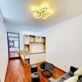 Cần bán CH tập thể 65m2, 2pn tầng 3 phố Nguyễn Chí Thanh, Đống Đa.