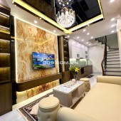 Nhỉnh 3 tỷ - Nhà TÔN ĐỨC THẮNG - HK ĐỐNG ĐA - Phân Khúc Hiếm - Nhà mới ở luôn - Khu đông dân - Dt 25m x 4 tầng x Mt 5 m - Nhỉnh 3 tỷ