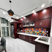 Nhà 4 tầng - có thang máy nội thất cao cấp dành cho gia đình có người lớn tuổi - KĐT Mỹ Gia 5