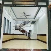 Bán nhà ngay dĩ an . DT75M2.với 4 phòng ngủ 2 WC và 1 phòng khách giá 4 tỷ 2
