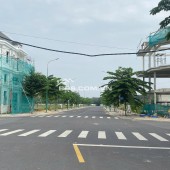Nhà phố thương mại Hòa Lợi: Giá rẻ, pháp lý chuẩn, đầu tư là thắng!
Hoa Loi Commercial Townhouse: Affordable, Legal, and Profitable Investment!