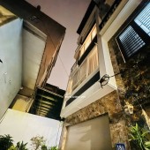 Mở rộng kinh doanh, gia đình e Tuấn Anh cần bán gấp nhà đẹp Việt Hưng, 4,8 tỷ