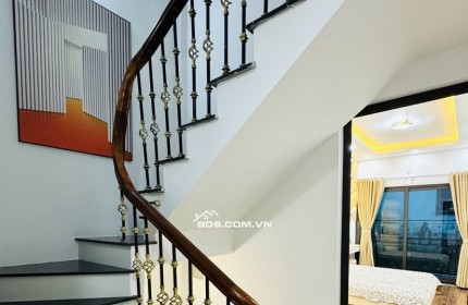 Nhà 5tầng ngõ ô tô đỗ cửa, kề ngã tư Tôn Thất Tùng - Phạm Ngọc Thạch - Chùa Bộc - Đông Tác; 45m2; 14.8tỷ
