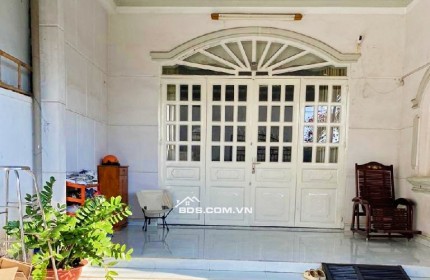 Bán gấp nhà 127m2 - Ngang 5 m - Sổ Riêng, Nở Hậu Tài Lộc - Ô Tô Đậu Cửa, ngay Linh Xuân,Thủ Đức.