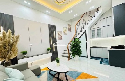 Vào ở ngay trước Tết, phố Kim Mã, 26M2, Ngõ thông, Full Nội Thất, Nhỉnh 5 Tỷ (có bớt)  t