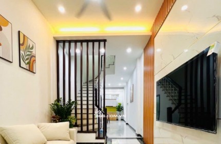 Bán Gấp Nhà Định Công-HM , 46m2 , Giá hơn 7 Tỷ , Lo góc , 3 Thoáng , oto 30m