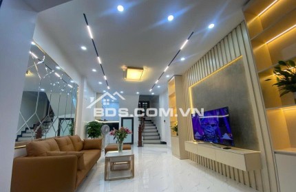 HIẾM! BÁN NHÀ HÀO NAM, KHU VIP PHÂN LÔ Ô TÔ TRÁNH - 6 TẦNG DT 40M2, MT 4.2M, GIÁ 10 TỶ